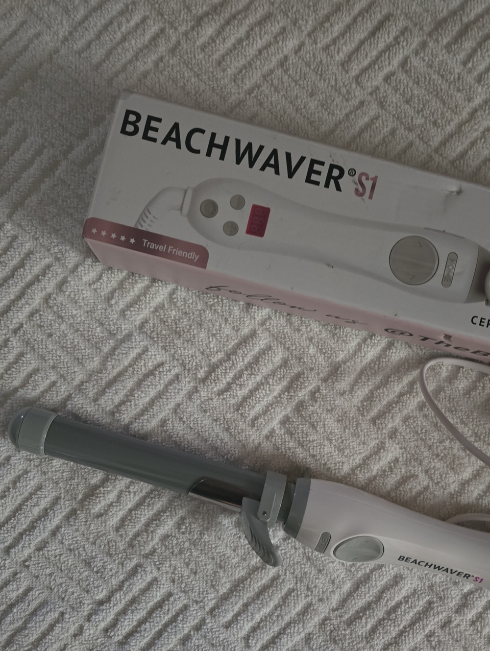 The Beachwaver Co. White and Gray Curling Wand